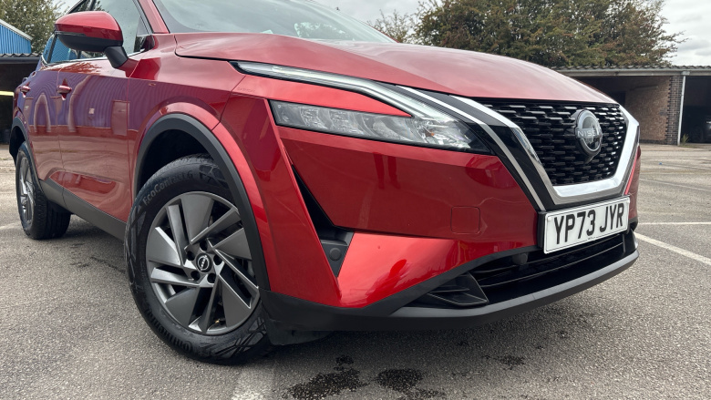 Nissan Qashqai 1.3 DiG-T MH Acenta Premium 5dr Petrol Hatchback